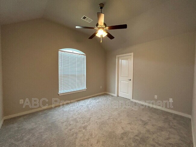 Foto del edificio - 350 S Emerald Woods Run