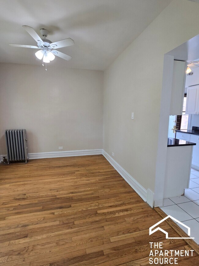 Building Photo - 908 Reba Pl
