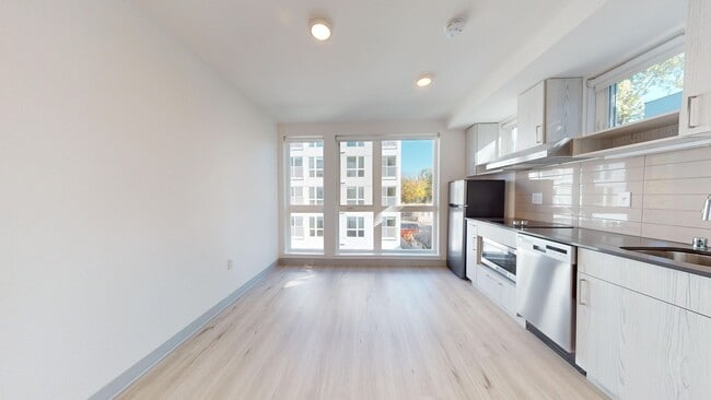 Interior Photo - Summerstone