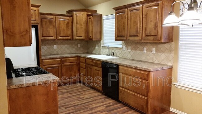 Foto del edificio - 9805 E 108th Ct N