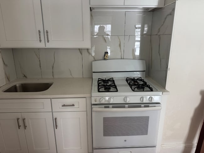 Building Photo - 334 Midland Ave