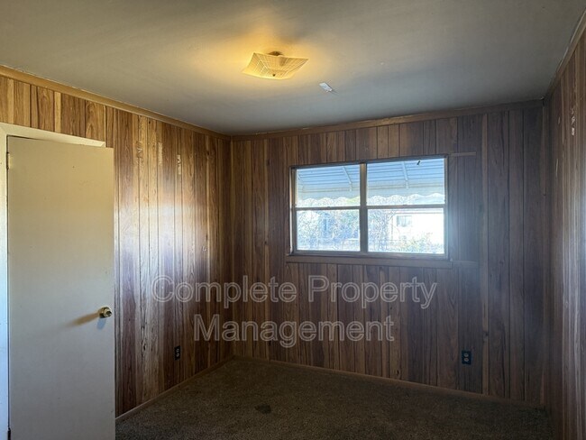 Foto del edificio - 3348 34th St N