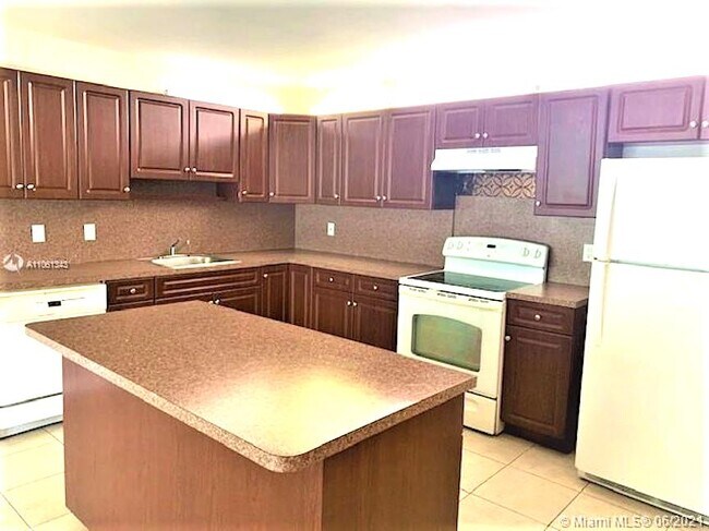 Building Photo - 14840 Naranja Lakes Blvd