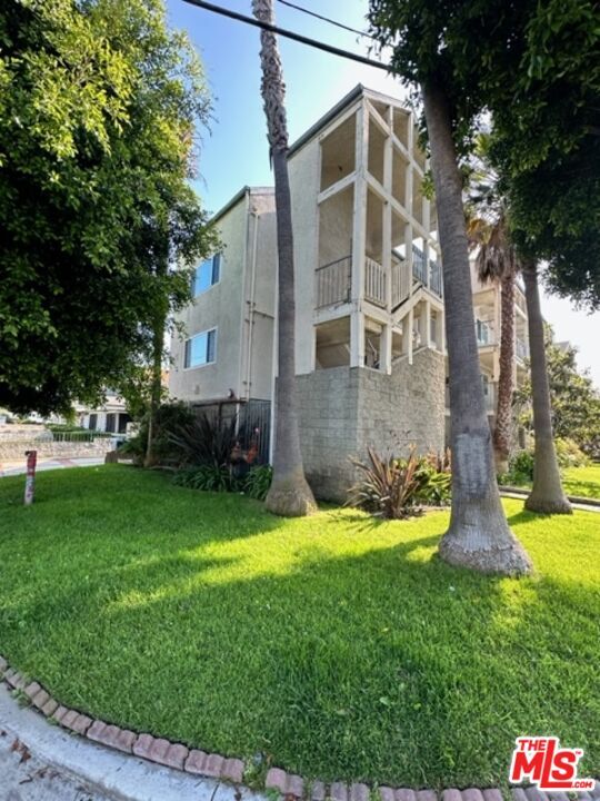 Primary Photo - 601 S Grevillea Ave