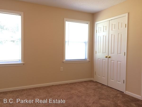 Building Photo - 1121 Spence Ct