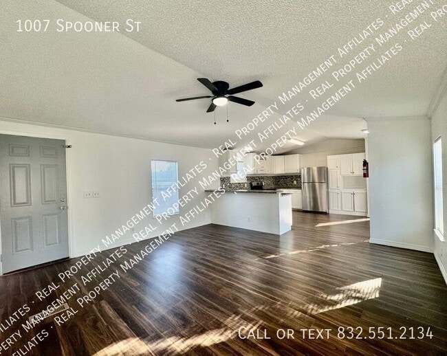 Photo - 1007 Spooner St Apartment