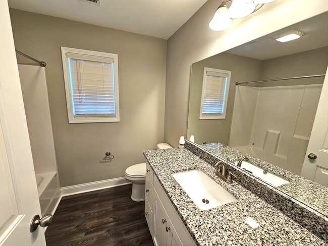 Building Photo - 4193 Valley Forge Rd