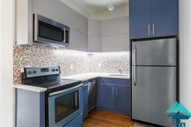 Foto del edificio - 774 Bushwick Ave
