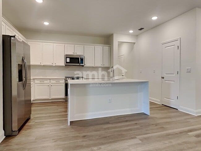 Foto del edificio - 11626 Hillside Dr