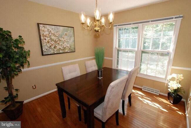 Foto del edificio - 6042 Haverhill Ct