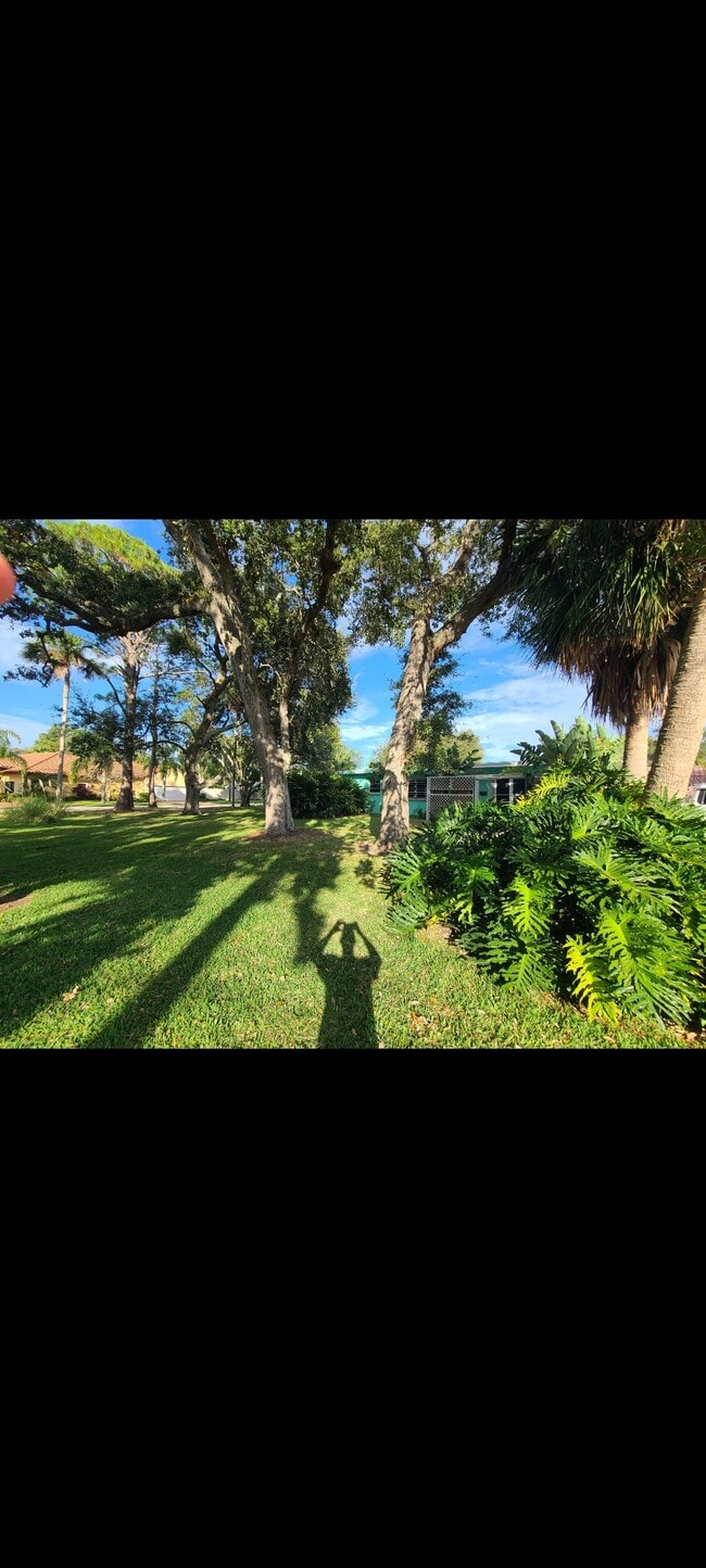 Foto del edificio - 1703 John Anderson Dr