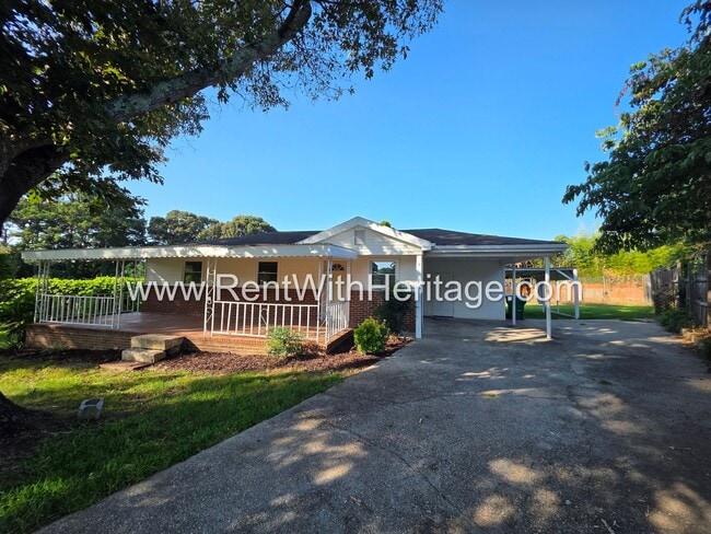 Building Photo - 5990 Peco Ln