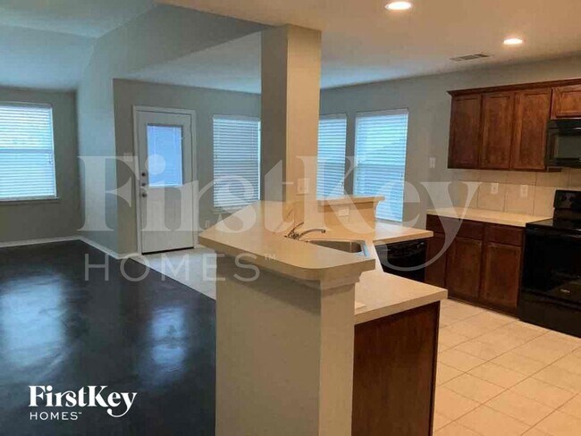 Building Photo - 12617 Summerwood Dr