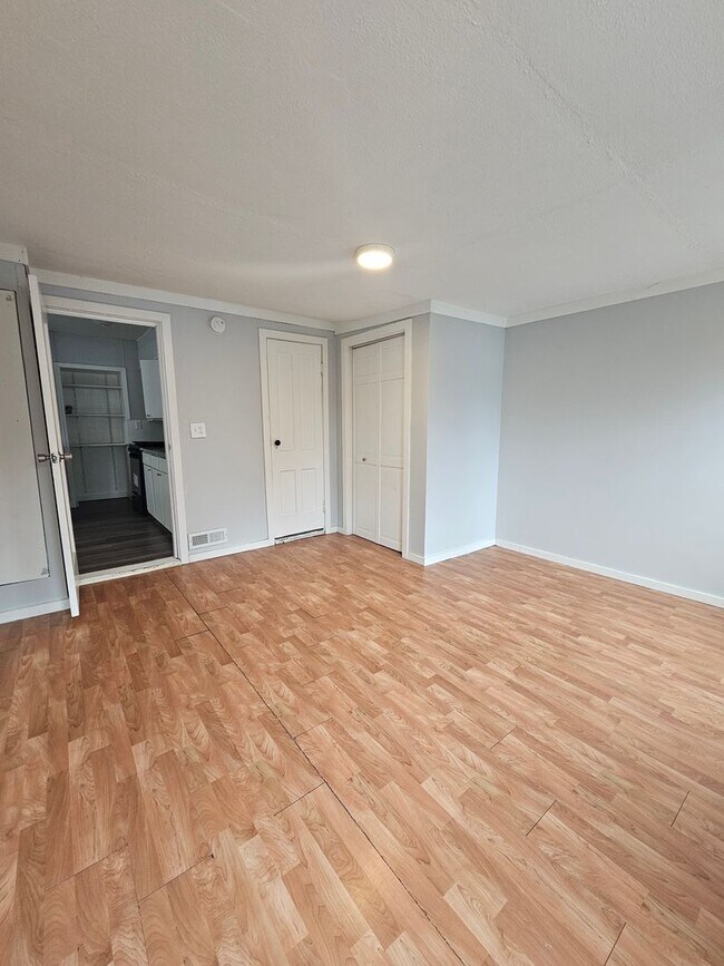 Foto del edificio - 1215 1/2 E 12th St