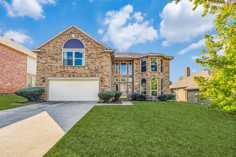 Foto principal - 2317 Stoney Brook Ln