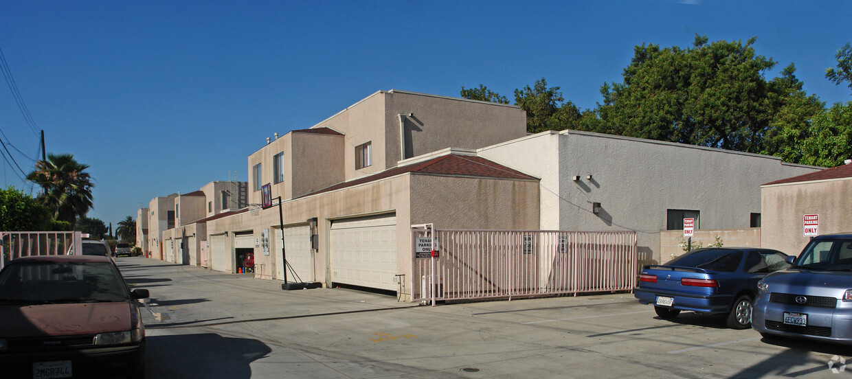 Building Photo - Villa Florentina