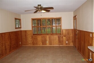 Building Photo - 525 Beverly Ln