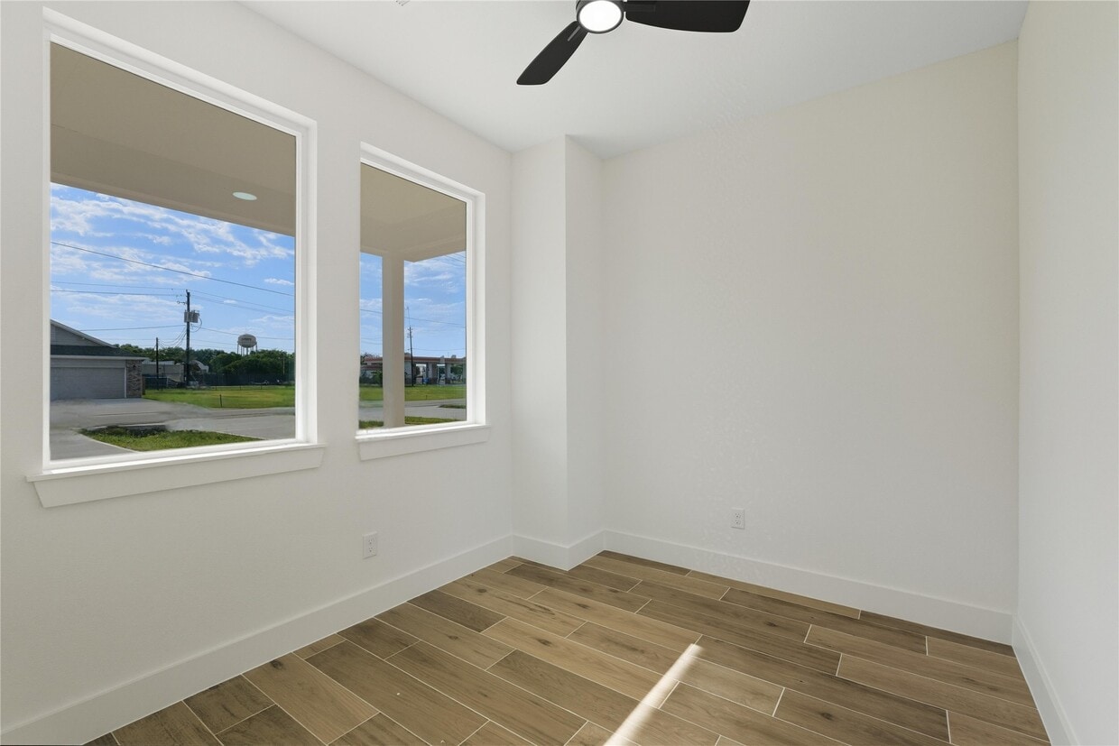 Foto del edificio - 135 S Virginia St