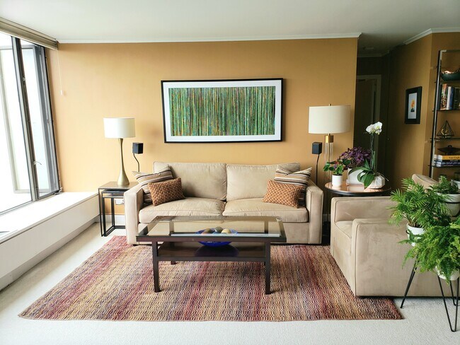 Living Room - 5455 N Sheridan Rd