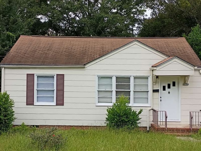 Building Photo - 3141 Somerset Dr