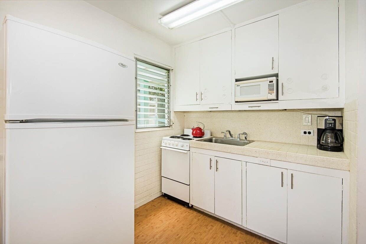 Diamond Head Ambassador #201 - Diamond Head Ambassador #201