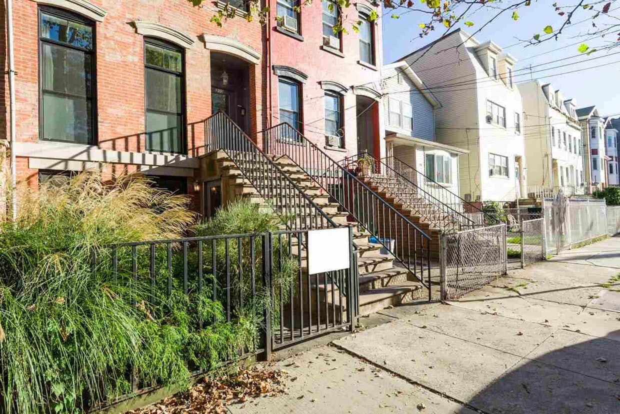 300 Whiton St, Jersey City, NJ 07304 House for Rent in Jersey City