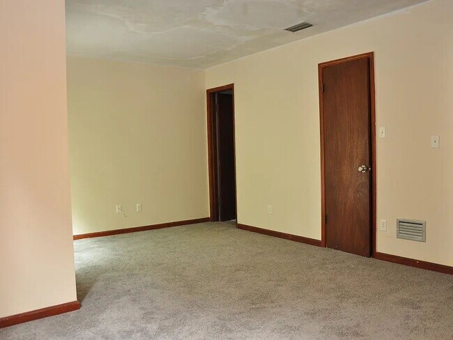 Foto del edificio - 1208 Cross Creek Way