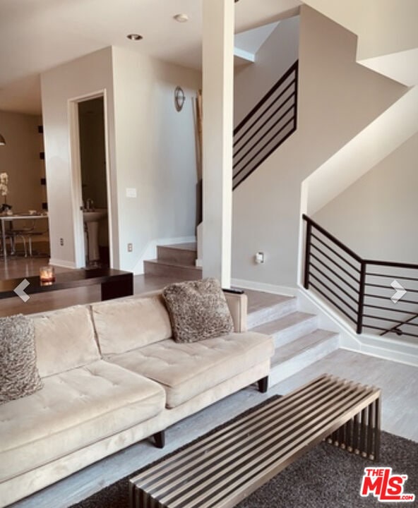 Building Photo - 5350 Playa Vista Dr