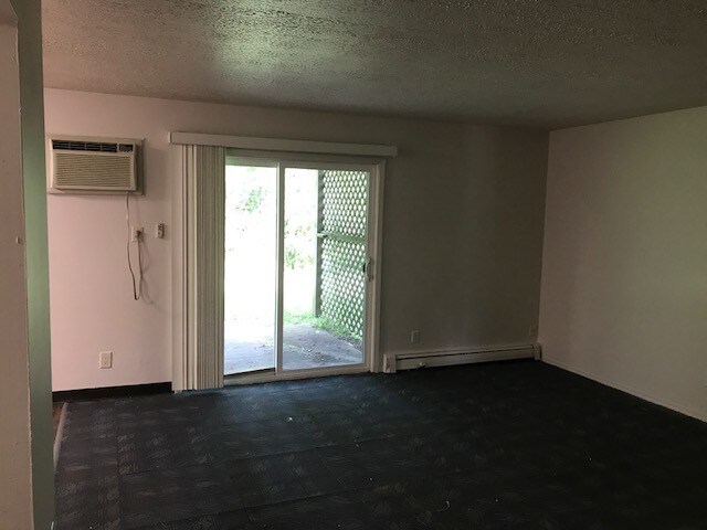 Sala de estar - 120 W Main St