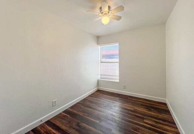 Foto del edificio - 317 N 17th Dr