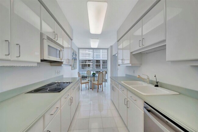 Building Photo - 6001 N Ocean Dr