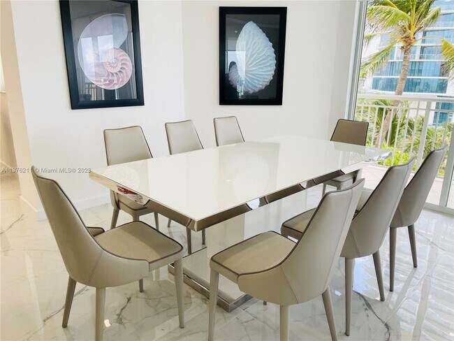 Foto del edificio - 17375 Collins Ave
