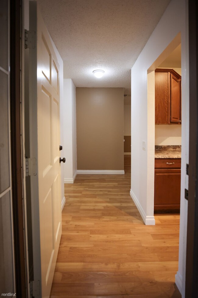 Building Photo - 3 br, 2 bath House - 993 Mills Street