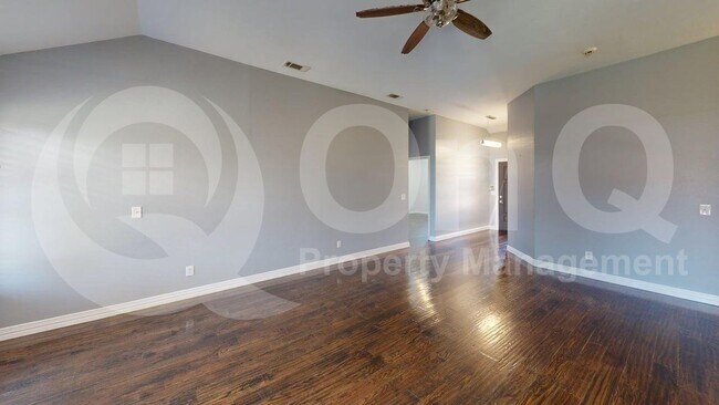 Foto del edificio - 8108 Bells St