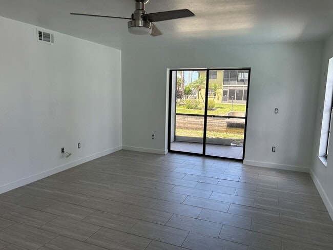 Foto del edificio - 4712 SE 5th Pl