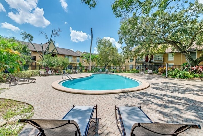 Building Photo - Foxcroft Apartments