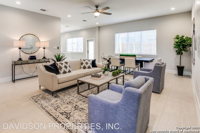 Building Photo - 3 br, 2.5 bath House - 1618 W Lawndale Dr ...