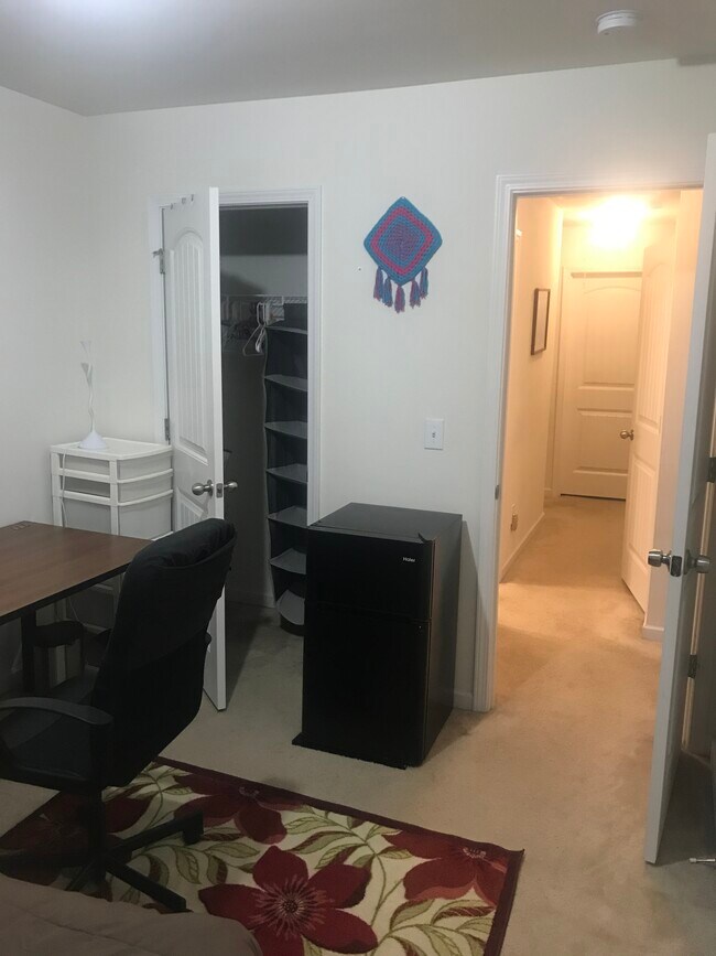 Foto del edificio - 748 Maypearl Ln