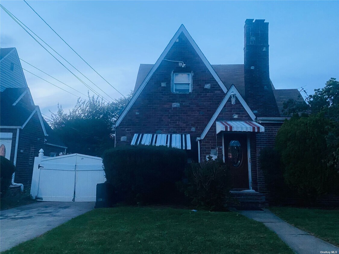 3 Flint Ave, Hempstead, NY 11550 House Rental in Hempstead, NY