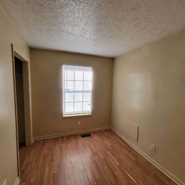 Foto del edificio - East side 4 Bedroom