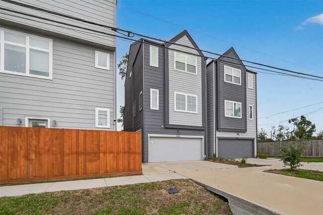 Foto del edificio - 1406 Mansfield St