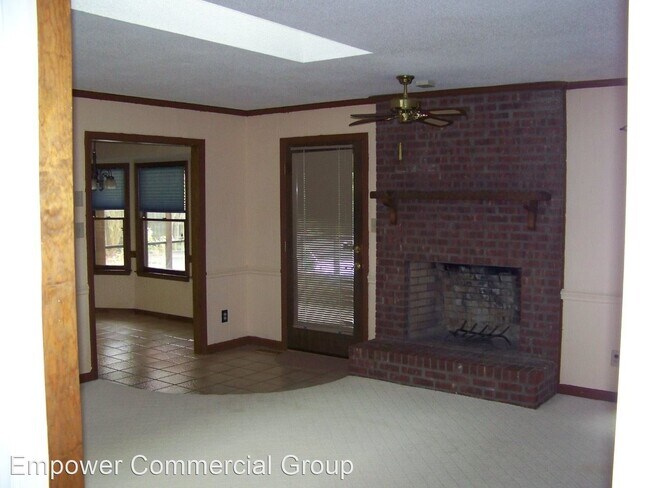 Building Photo - 3 br, 2 bath House - 6414 Deland Avenue