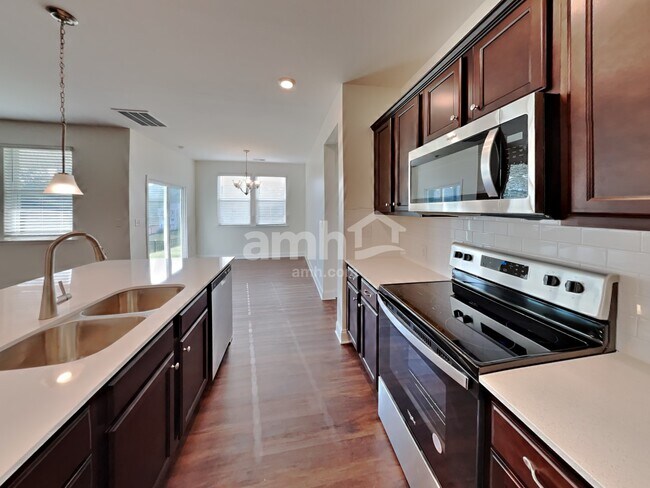 Foto del edificio - 152 Hazel Pk Dr