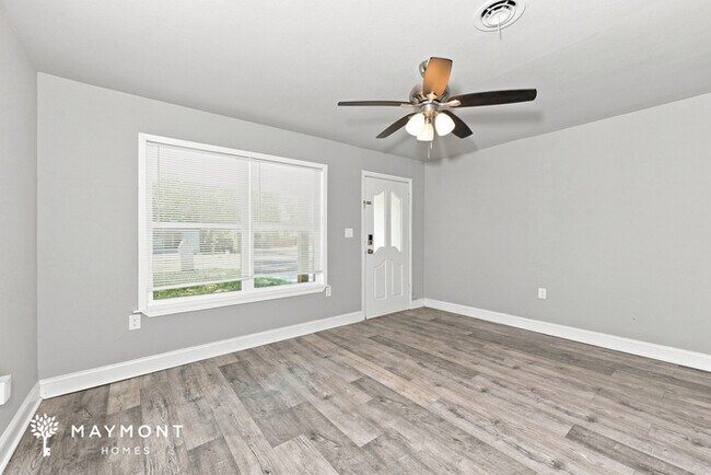 Foto del edificio - Inviting 3-Bedroom Cleburne Home with Fenced Yard