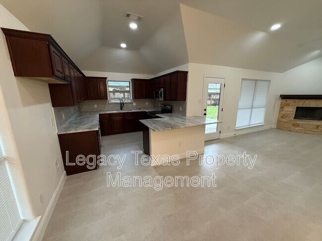 Foto del edificio - 3802 Juniper Ct