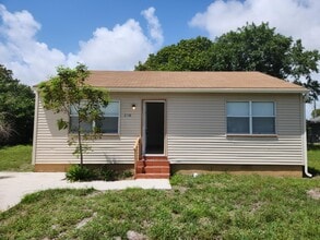 Building Photo - 210 NW 13th Ave