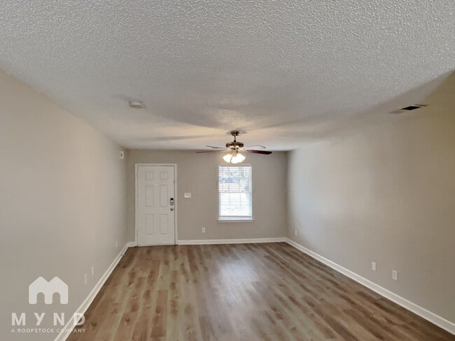 Foto del edificio - 2006 Harrison Park Dr