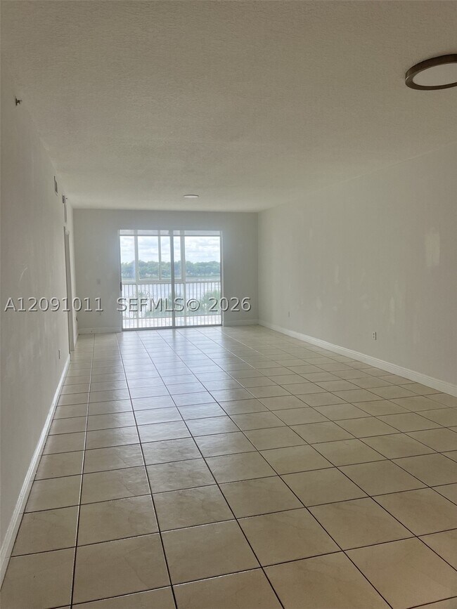 Foto del edificio - 10750 NW 66th St