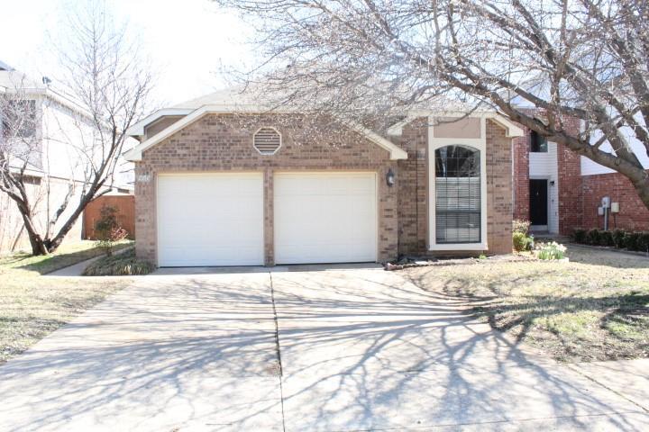 Primary Photo - 915 Azalia Dr