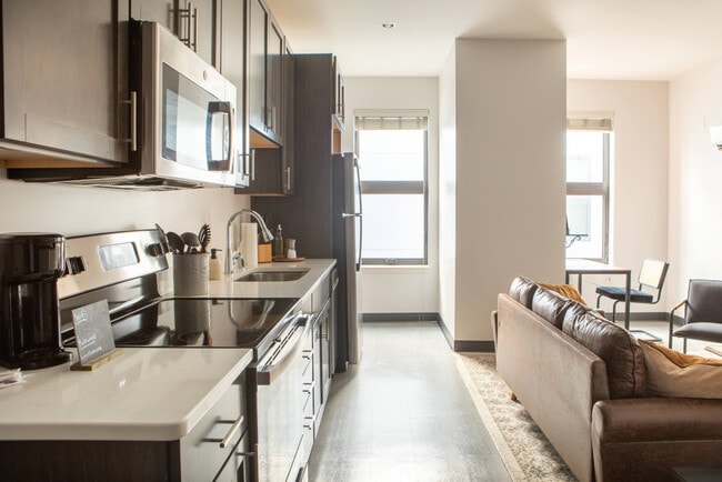 Building Photo - 333 W State St